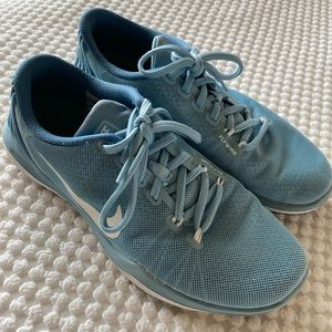Nike Tennis Shoes